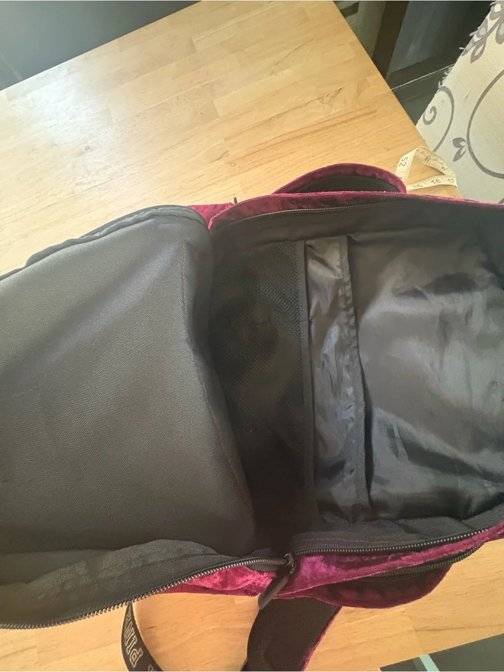 VS pink backpack - Picture 10 of 11